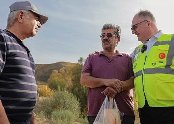 Alibaba-klavuz köprülü irtibat yolunda üst yapı çalışmaları