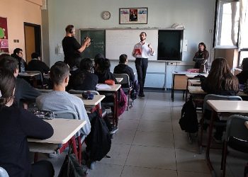 Aniden Sezai Karakoçu” karşılarında buldular