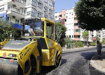 Antalya Büyükşehir Belediyesi asfalt çalışmalarına devam ediyor