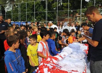 Antalya Büyükşehir Belediyesi : Geleceğin yıldızları burada yetişecek