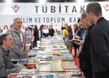 Antalya Kitap Fuarında birinci gün heyecanı 
