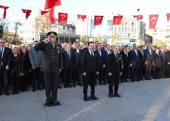 Atatürk, Bayrampaşa’da merasimle anıldı