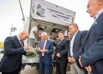 Atatürk için mevlit okutuldu, lokma dağıtıldı