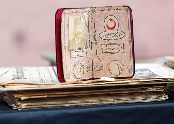 Atatürk’ün imzaladığı “Mebus Defteri” İzmir Büyükşehir Belediyesi arşivine kazandırıldı