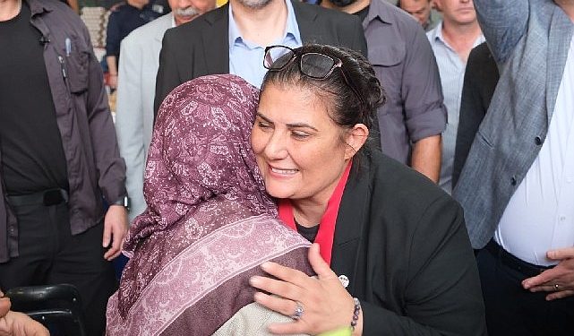 Aydın Büyükşehir Belediye Lideri Hasret Çerçioğlu Sökeli vatandaşlarla buluştu.