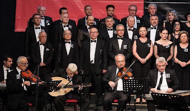 Aydınlılar Atatürk’ün sevdiği müzikleri daima birlikte söyledi