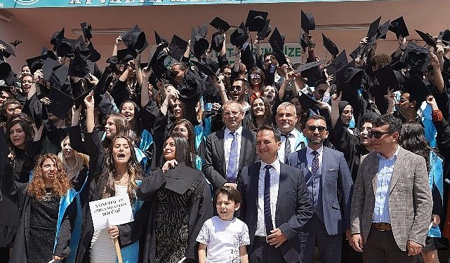 Ayvalıklı eğitim fidanına 800 liralık burs