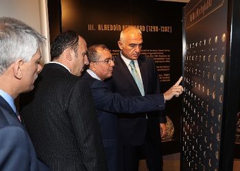 Bakan Ersoy, Konya Büyükşehir Darü’l-Mülk Stant Sarayı’nı Gezdi