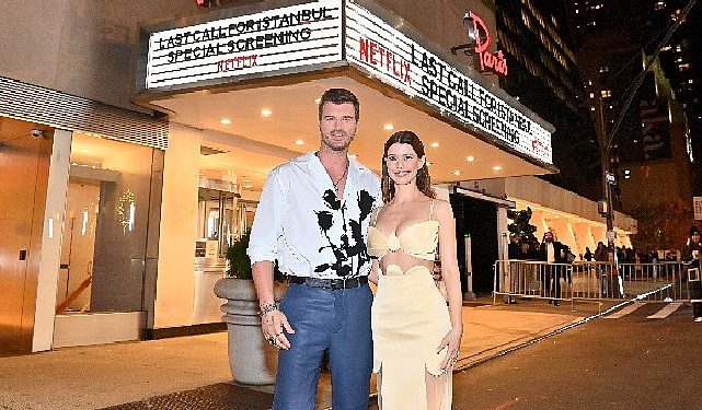 Başrollerini Kıvanç Tatlıtuğ ve Beren Saat’in paylaştığı yeni Netflix sineması İstanbul İçin Son Davet’in özel gösterimi New York’ta gerçekleşti