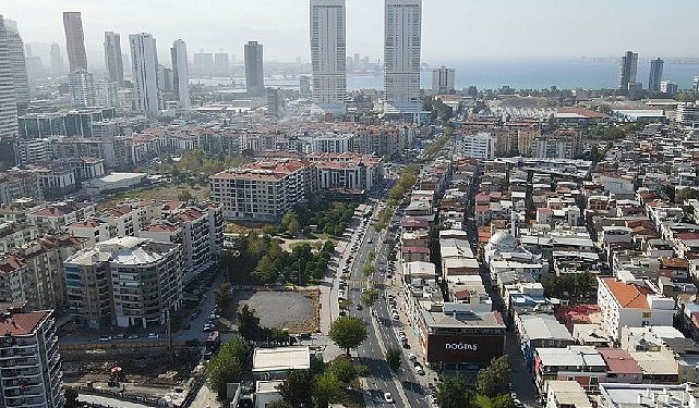 Bayraklı dev bir şantiyeye dönüştü!