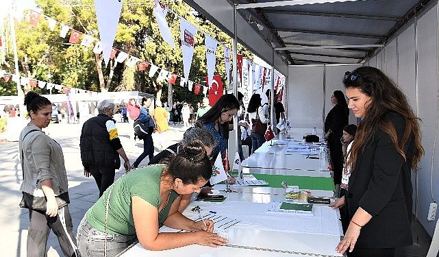 Bornova İstihdam Fuarı büyük bir dayanışmaya dönüştü