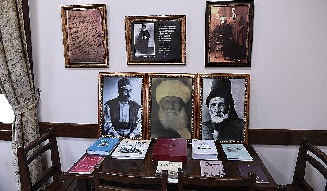 Bu kütüphanede 700 yıllık şiir mirası var