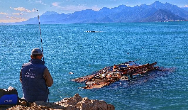 Büyükşehir fırtınanın izlerini silmeye devam ediyor