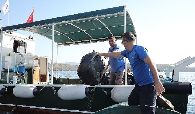 Büyükşehir Gökova Körfezi’nden Günlük 3 Bin 420 Kg. Çöp Topladı
