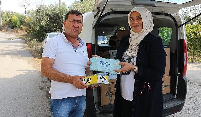 Büyükşehir’in fiyatsız tuzak dağıtımı sürüyor Serik’te 18 bin adet yapışkan tuzak dağıtıldı