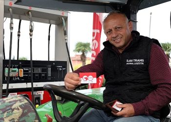 Büyükşehir’in mazot takviyesiyle; Tarlalar sürülüyor, eser bereketleniyor, çiftçi kazanıyor