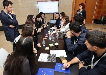 Cumhuriyetin 100. yılında ‘Yarınlar benimle mümkün’ diyen gençler ve Sabancı istekli mentorları  bir ortaya geldi!