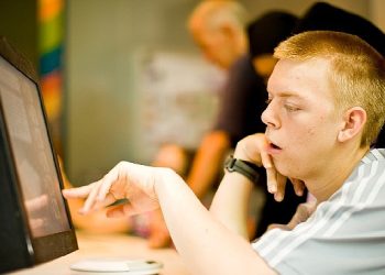 Daha kapsayıcı ve erişilebilir lisan yeterlilik sınavları 