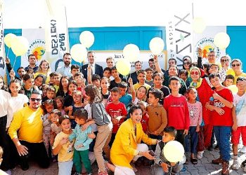 Depremzede çocuklara Sarı Takviye