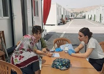 Deü malatya’da depremzedeleri yalnız bırakmıyor