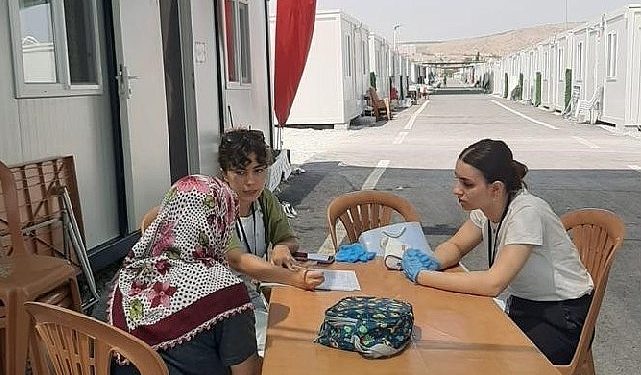 Deü malatya’da depremzedeleri yalnız bırakmıyor