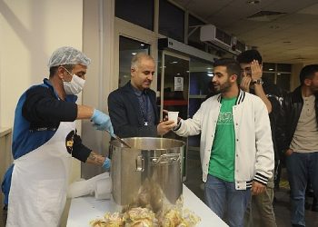 Deü’lü öğrencilere vize haftasında çorba ikramı