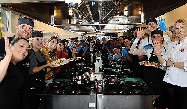 Duyma engelli şefler, vegan mutfağını deneyimledi