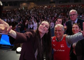 Eda Fazilet:  “Herkesin meskenine, yüreğine konuk olabilmek kıymet biçilemez”