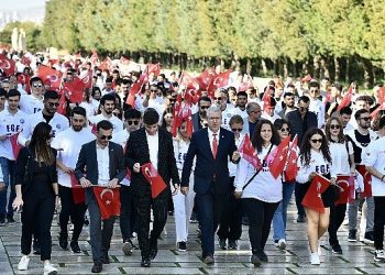 Ege Üniversitesi Heyeti, Cumhuriyetin 100 Yılında Atatürk’ün huzurunda
