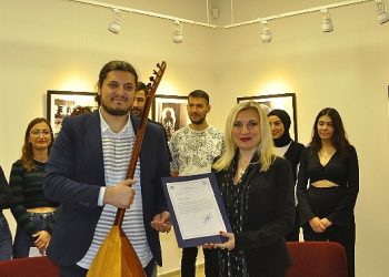 EÜ’de “Arşivlerde Âşık Veysel’i Aramak” isimli müzikli konferans düzenlendi