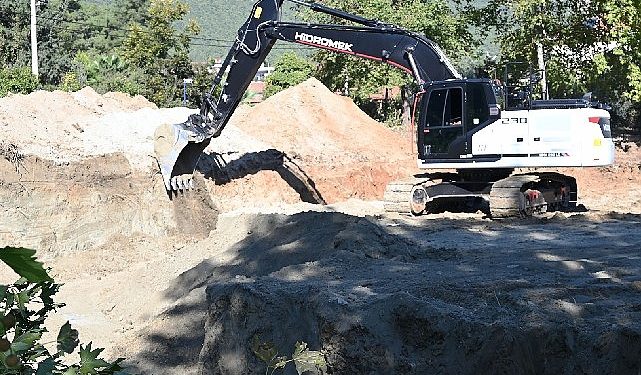 Göynük Kapalı Pazar yeri imali başladı