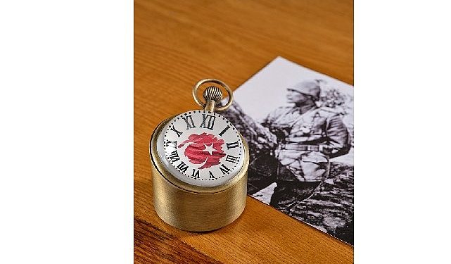 Gururla koleksiyonu’ndan “minnet saati kutu” cumhuriyetin 100.yılına özel paşabahçe mağazaları’nda