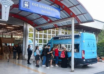 İzmir’de üniversite öğrencilerine “Günaydın Çorbası”