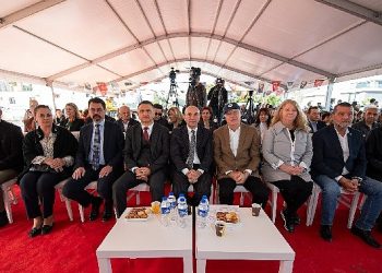 İzmir’in en kapsamlı tenis merkezi yola çıktı