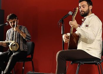 Kabak kemane ve bağlamayla halk müziği gecesi