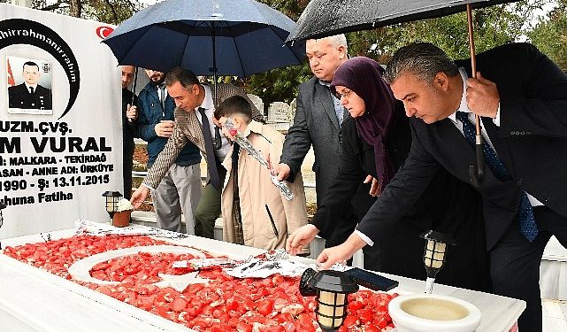 Kahraman şehidimizJ.Uzm. Çvş. Selim Vural kabri başında anıldı