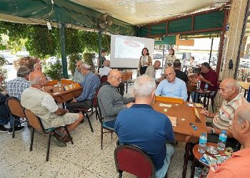 Kahvehanelerde, şiddete karşı farkındalık çalışması