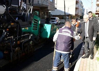 Karabağlar’da asfaltlama çalışmaları tam gaz sürüyor