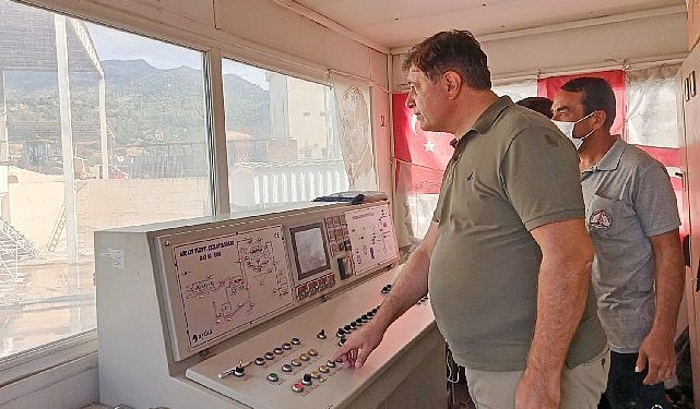 Karşıyaka Belediyesi 1 yılda 75 bin metrekare yol tamiri yaptı