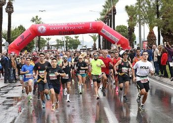 Karşıyaka tek yürek oldu, Ata’dan Ana’ya koştu