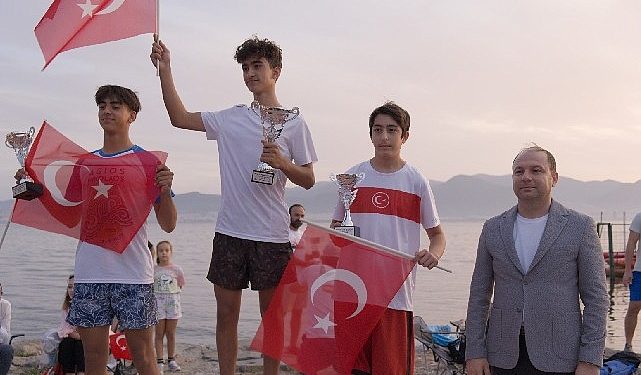 Karşıyaka’da 100 yıl coşkusu Körfez’e taşındı