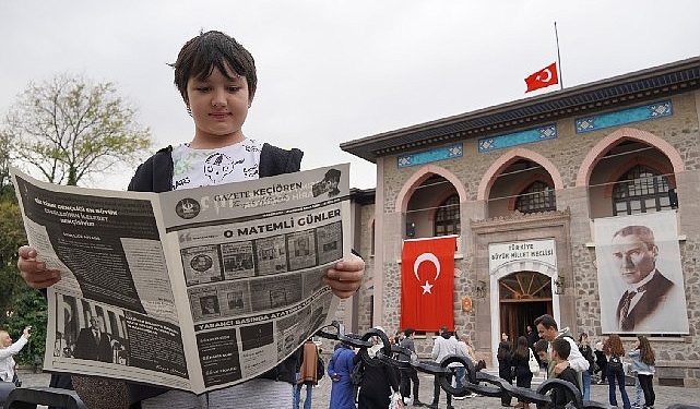 Keçiören Belediyesi’nden Atatürk’ü Ölümsüzleştiren Özel Gazete Baskısı