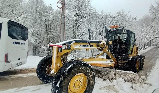 Kocaeli Büyükşehir’in kar kaplanları iş başında