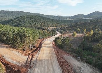 Konya Büyükşehir İlçelerdeki Yolların Standardını Yükseltmek İçin Çalışıyor