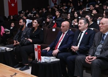 Kurtuluş destanı müzikali ile Atatürk anıldı