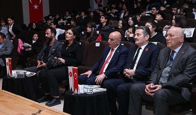 Kurtuluş destanı müzikali ile Atatürk anıldı