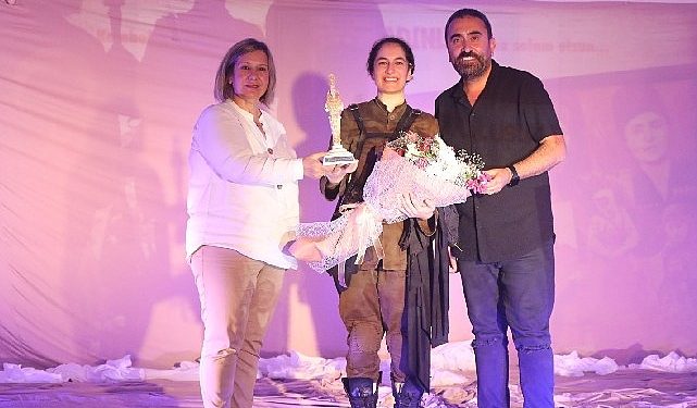 Kurtuluşun bayanları efes selçuk’ta sahneye çıktı