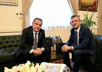 Lider Böcek CHP Genel Lideri Özgür Özel’i ziyaret etti