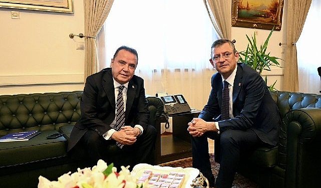 Lider Böcek CHP Genel Lideri Özgür Özel’i ziyaret etti