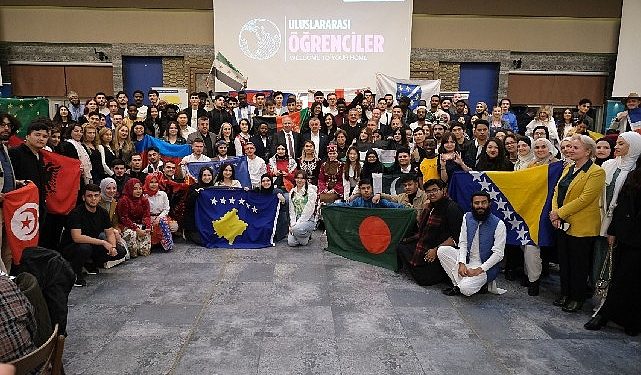 Lider Büyükakın memleketler arası öğrencilere seslendi: Ne vakit gereksiniminiz olursa bir Tahir amcanız var